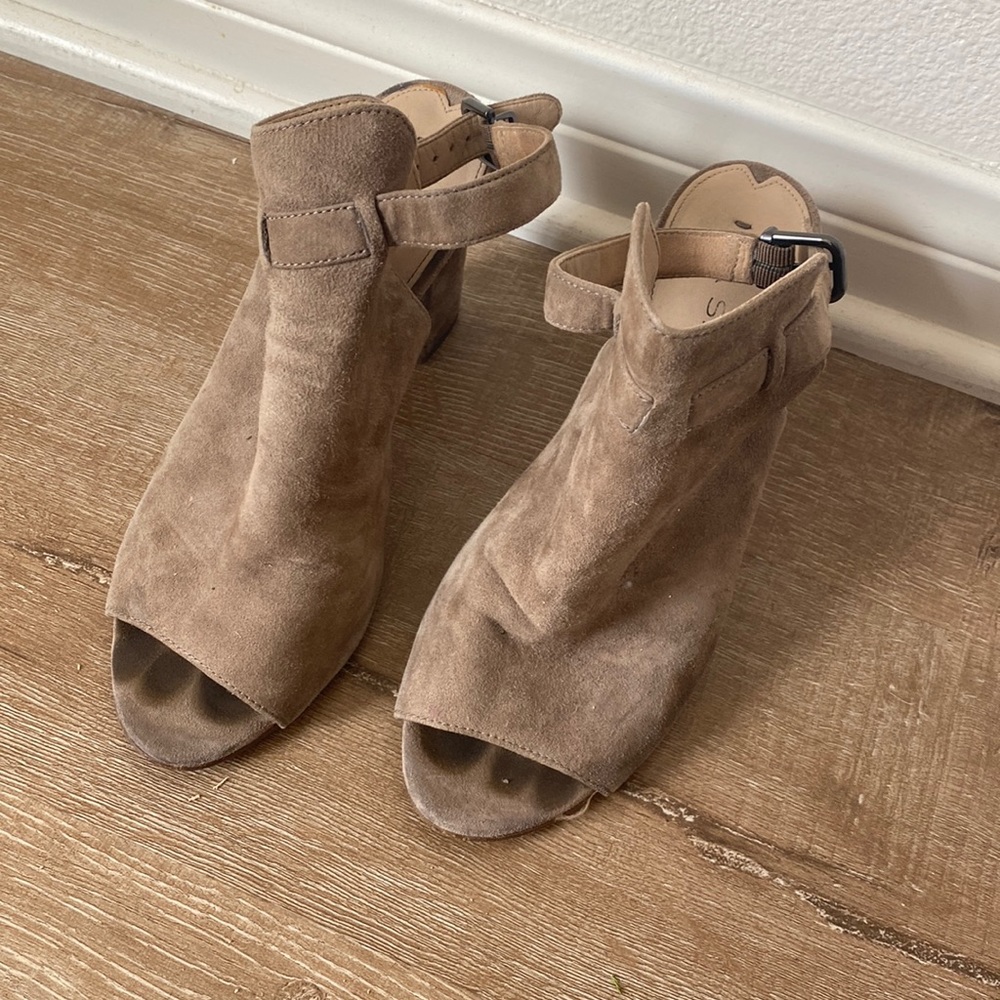 Taupe peep toe heel